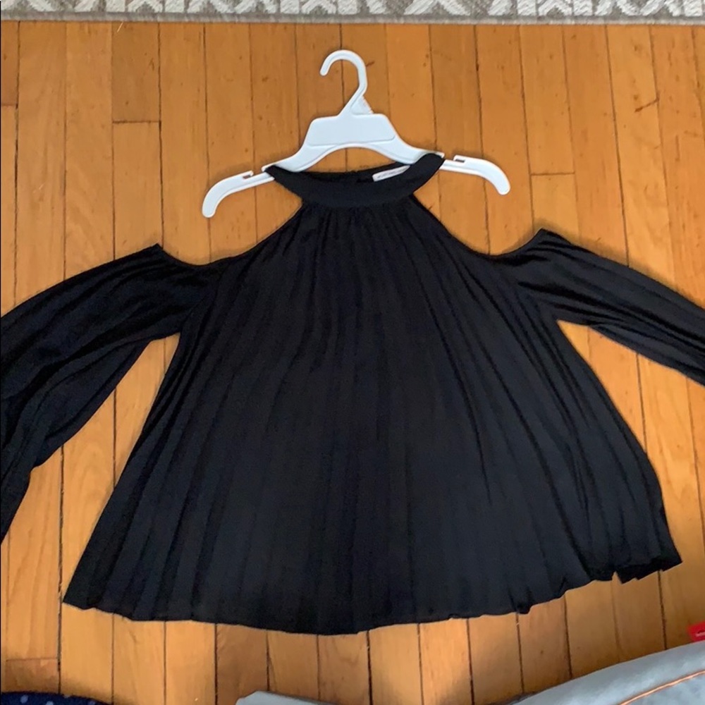 Black Polyester peek a boo shoulder top